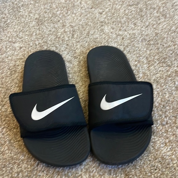 Nike Slides - Picture 1 of 3